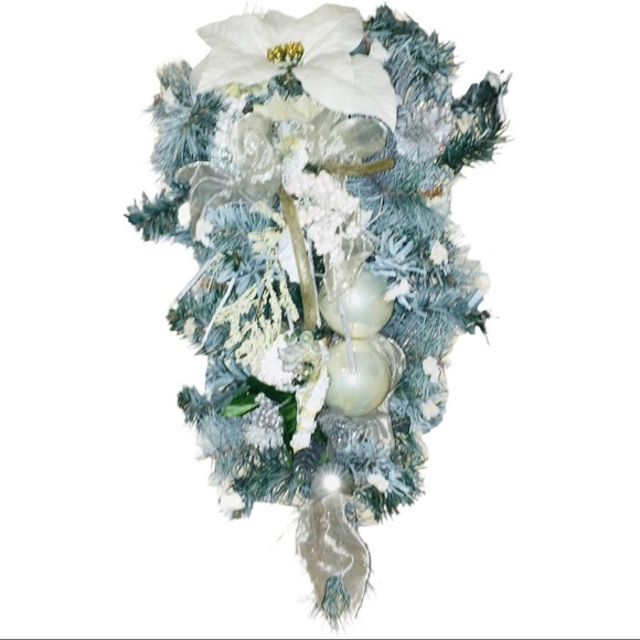 NEW Blue/White Winter Christmas Holiday Floral Spray Hangable Centerpiece 🎉HP🎉 - Picture 6 of 16